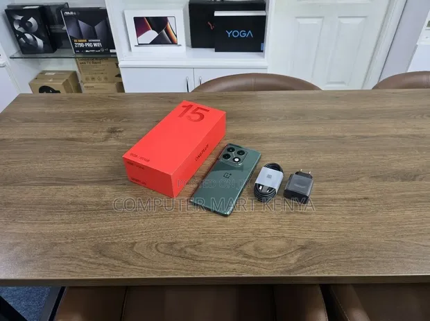 New OnePlus 15 512GB Green - 1