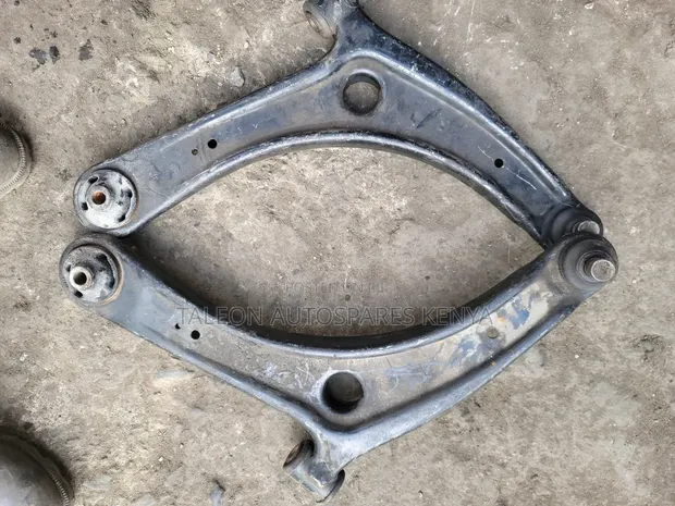Mitsubishi Outlander Lower Control Arm (Iliyoisha Matumizi) - 1