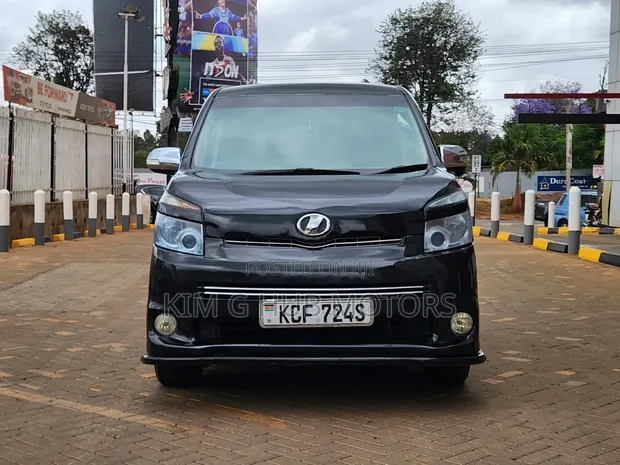 Toyota Noah 2.0 158hp FWD (8 Seater) 2008 Black - 1