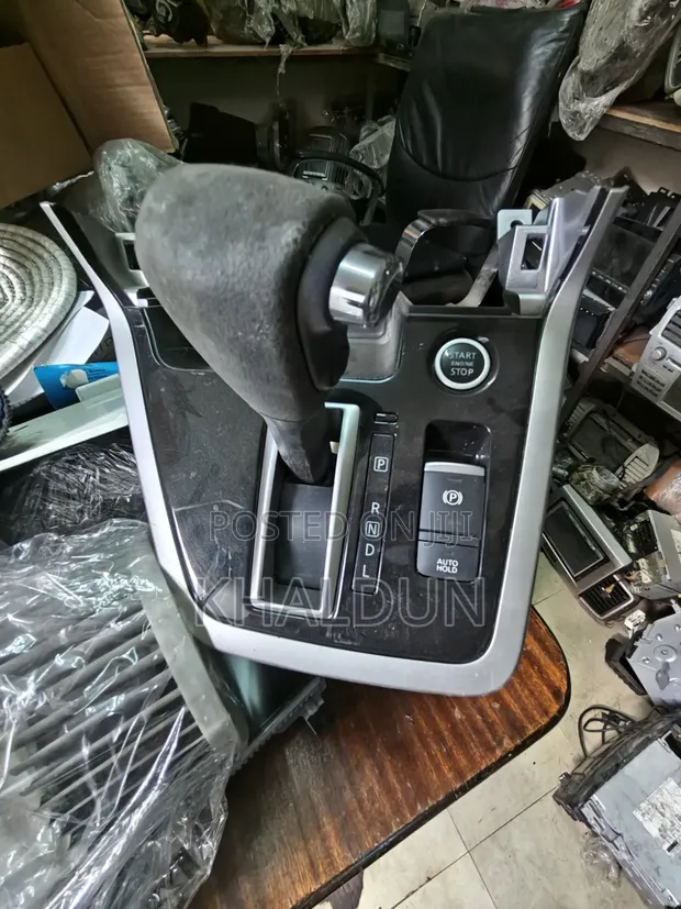 Nissan Serena C27 Gear Selector - 1