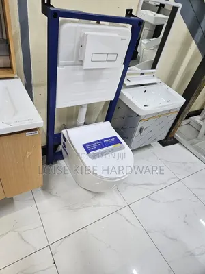 Cistern na Toilet Nyeupe Zilizofichwa