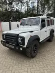 Land Rover Defender 2009 White - 2