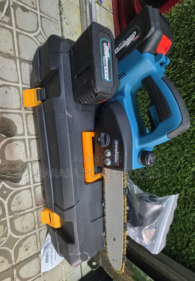 12" Cordless Chainsaw (Makita) - 1