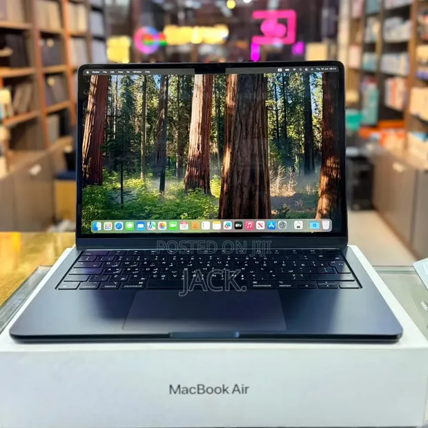 Apple MacBook Air 2025 M4 16GB RAM 1TB SSD - 1