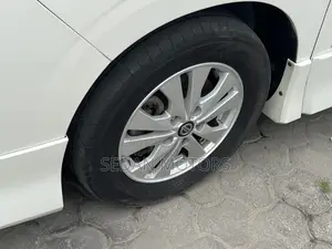 Nissan Serena 2019 Nyeupe