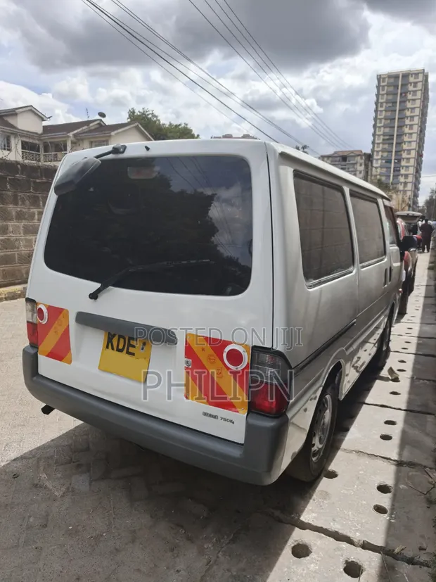 Mazda Bongo 2013 Nyeupe - 1