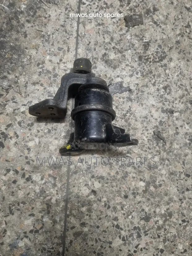 Mitsubishi Colt Engine Mounting - 1