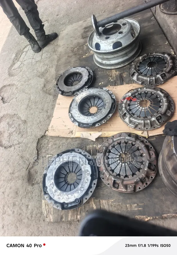 Isuzu ELF Truck Clutch Pressure Plate - 1