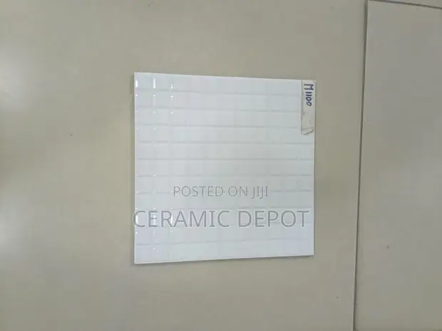 Matofali ya Sakafu ya Keramik 30x30cm - Sanduku Linashughulikia 1.53 Sqm - 1