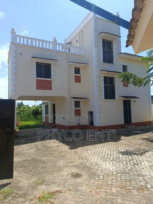 3 Bedroom Maisonette with SQ in Shanzu for Rent - 1