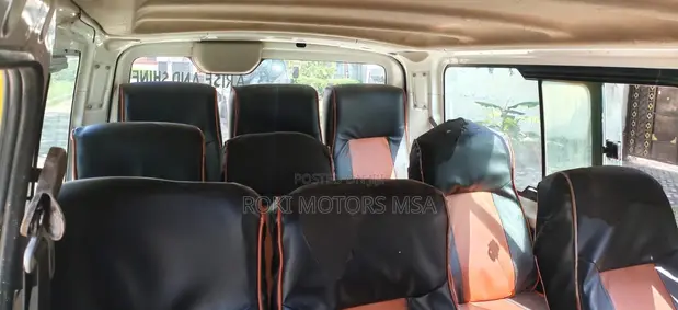 Nissan Caravan (Urvan) NV350 2015 Yellow - 1