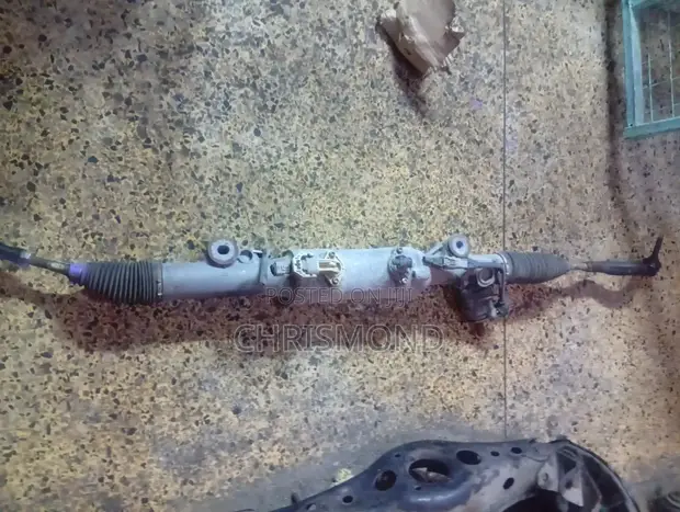 Toyota Mark X Steering Rack (Iliyo tumika) - 1