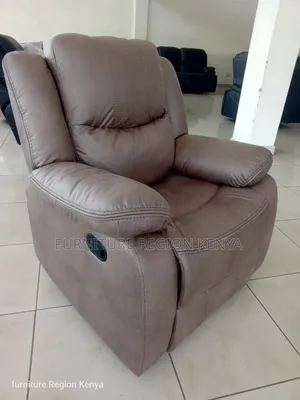 Luxurious Single Seater Recliner Sofa