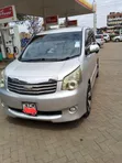 Toyota Noah 2010 Nyeupe - 1