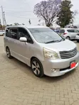 Toyota Noah 2010 Nyeupe - 5