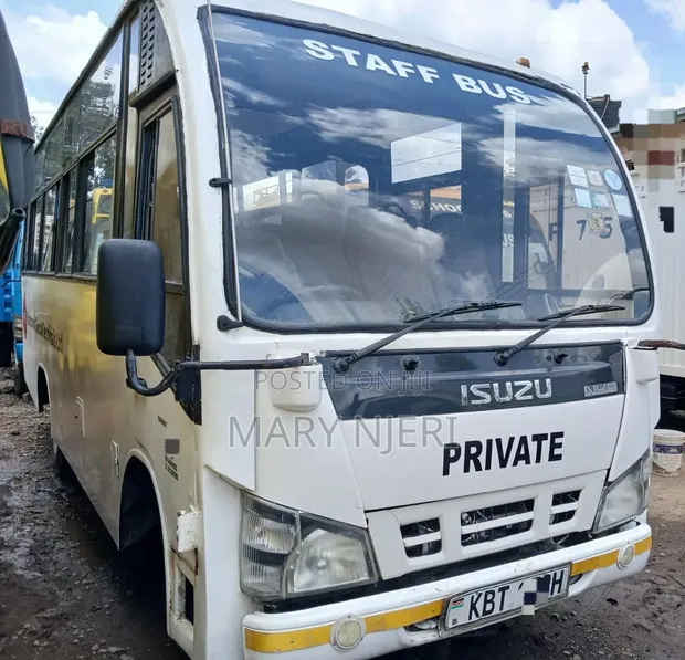 Isuzu Executive LX 2010 Bus - 25 Seaters - 1