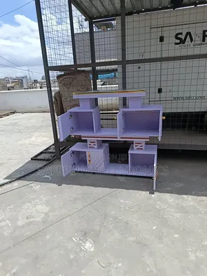 4ft Executive TV Stand - Juu ya Marumaru & Vifaa vya Dhahabu
