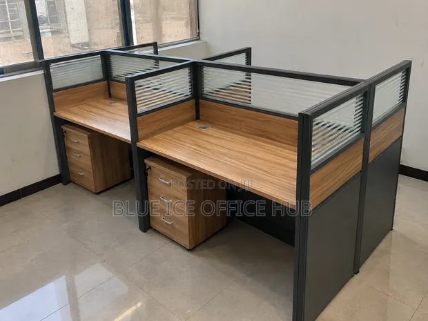4-Way Ofisi Workstation Desk - Kompyuta Meza ya Wafanyakazi Wawili - 1