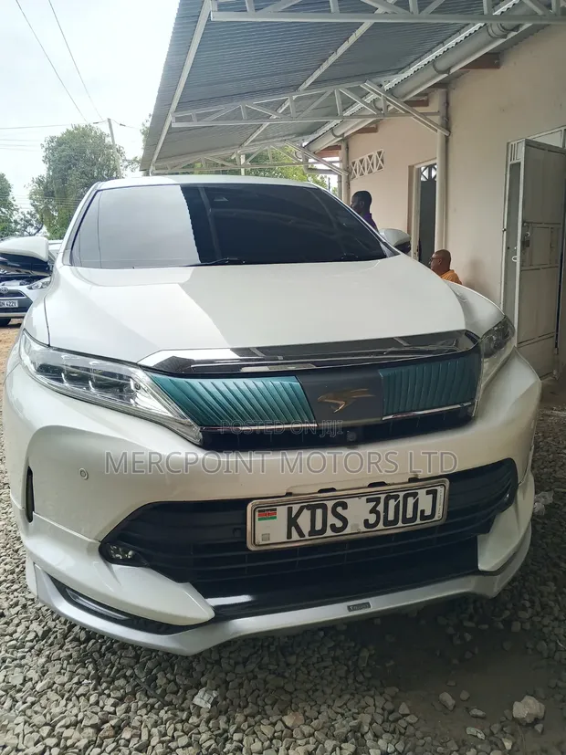 Toyota Harrier 2.0 2019 White - 1