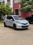 Toyota Vitz 2014 Nyeupe - 2