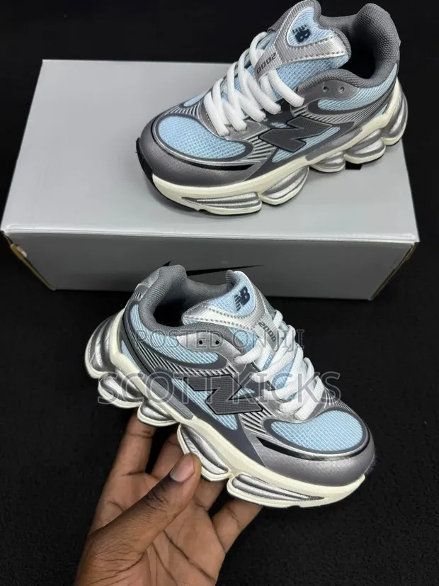 New Balance Sneakers za Watoto Size 25-35 - 1