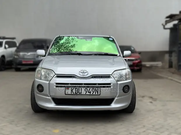 Toyota Succeed 2018 Silver - 1