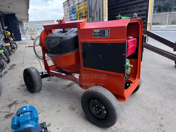 Industrial 500L Concrete Mixer with 8hp Diesel Engine - 1