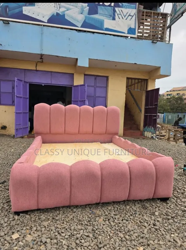 Pink Queen Chester Bed - 1