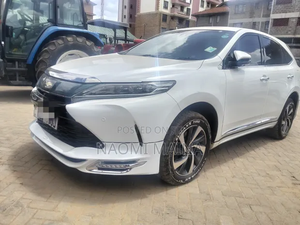 Toyota Harrier 2.0 4WD 2018 White - 1