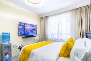 Cozy Studio Near Airport | Fast Wi-Fi & Netflix - Aries Residence