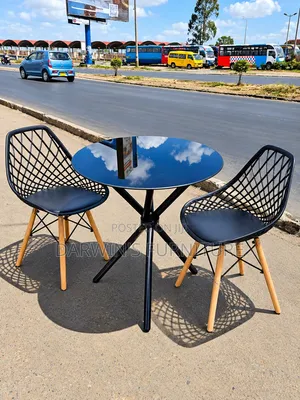 Boss Office Products Dining Set - Meza Nyeusi ya Mviringo