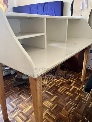 Home Office Desk with Partitions