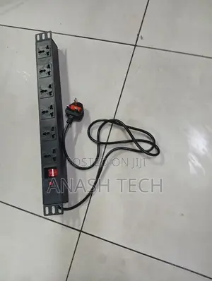 6-Way UK Style PDU Rack Mount Socket