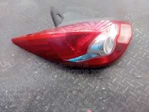 Nissan Tiida 2012 Mwanga wa Kichwa