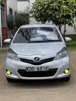 Toyota Vitz 2014 Nyeupe - 1