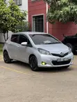 Toyota Vitz 2014 Nyeupe - 3