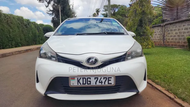 Toyota Vitz 1.3 AWD 3dr 2014 White - 1