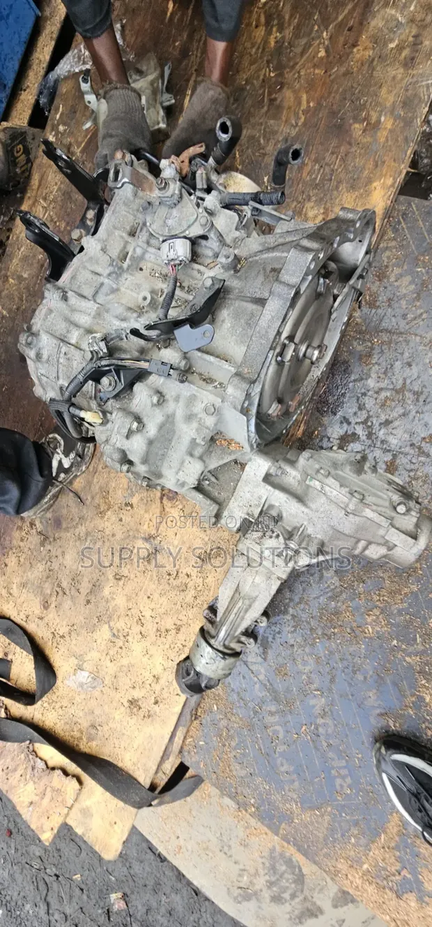 Gearbox ya Nissan Hardbody - Imetumika - 1