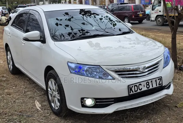 Toyota Allion 2013 Nyeupe - 1