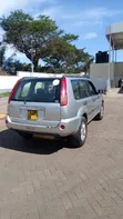 Nissan X-Trail 2005 Nyeusi - 3