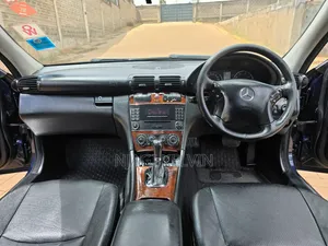 Mercedes-Benz C200 2006 Blue