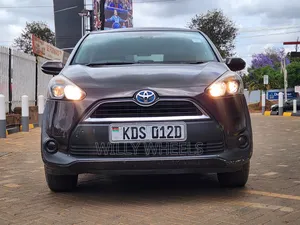 Toyota Sienta 1.5 Hybrid FWD 2017 Brown