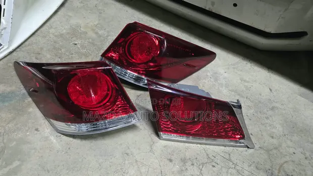 Toyota Crown Athlete Tail Lights (2013-2019) - 1