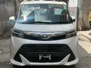 Toyota Tank 2019 Pearl