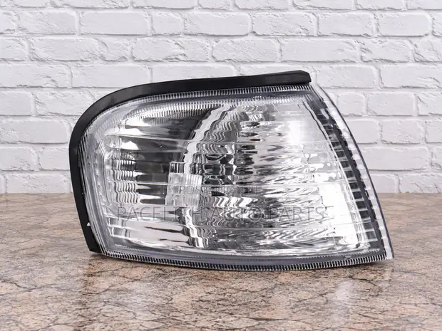 Nissan Sunny B15 Saloon Corner Lamp / Light Assy - 1