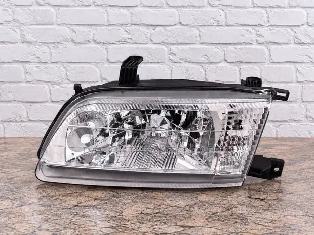 Nissan Sunny B15 2001 Headlight - 1