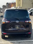 Toyota Sienta 2018 Maroon - 3