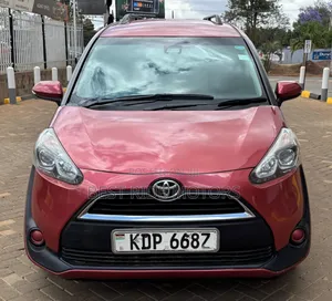Toyota Sienta 2017 Red