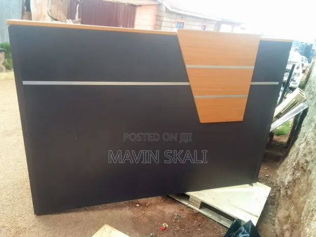 Office Receptionist Table - Used - 1