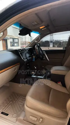 Toyota Land Cruiser Prado 2.8 2023 Nyeusi